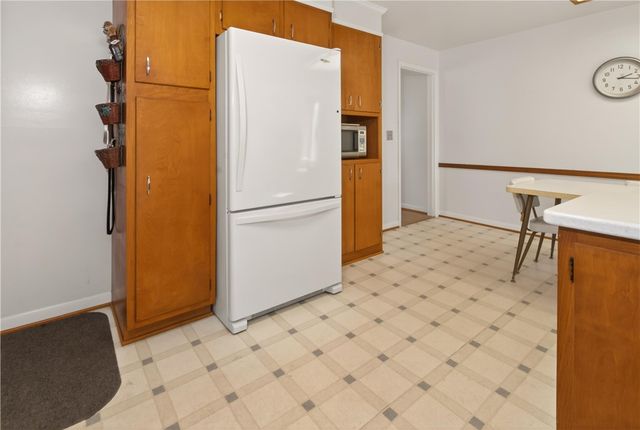 1103 Five Mile Line Road, Webster, NY 14580