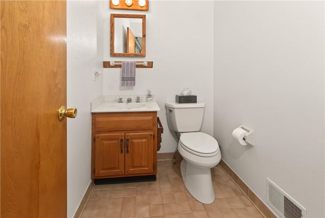 1103 Five Mile Line Road, Webster, NY 14580