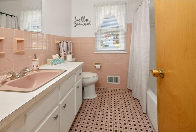 1103 Five Mile Line Road, Webster, NY 14580