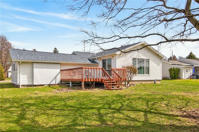 1103 Five Mile Line Road, Webster, NY 14580