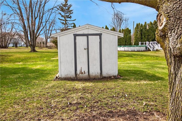 1103 Five Mile Line Road, Webster, NY 14580