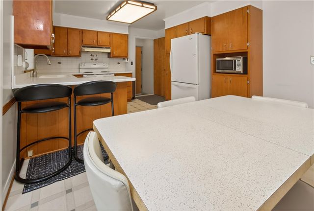 1103 Five Mile Line Road, Webster, NY 14580