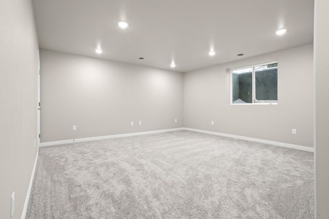 1613 5th Avenue S, Fargo, ND 58103