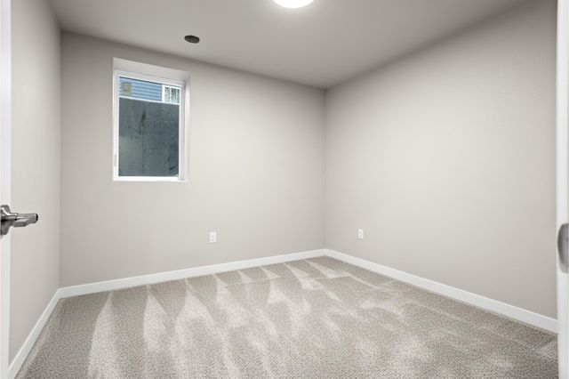 1613 5th Avenue S, Fargo, ND 58103