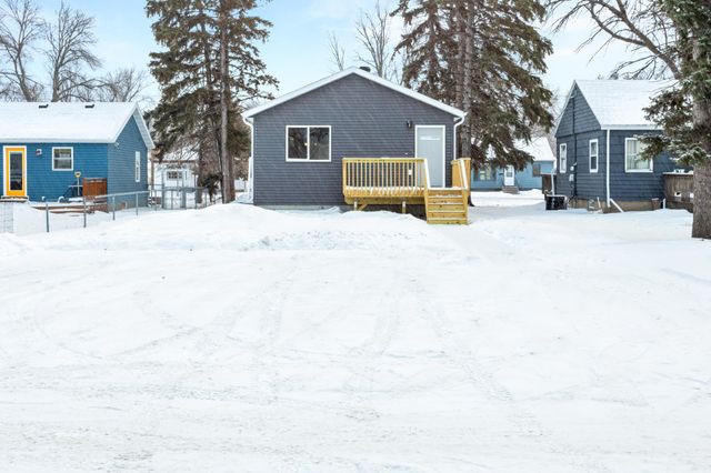 1613 5th Avenue S, Fargo, ND 58103