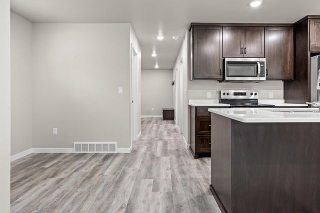 1613 5th Avenue S, Fargo, ND 58103