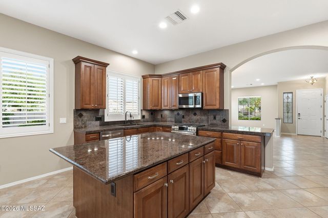 1230 W Lyle Lane, Oro Valley, AZ 85755