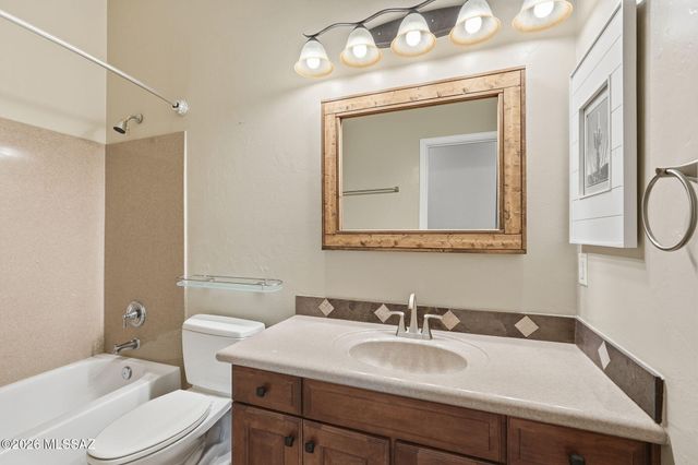 1230 W Lyle Lane, Oro Valley, AZ 85755