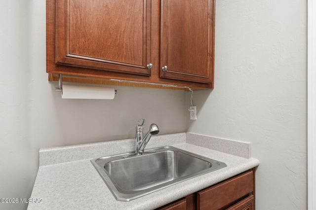 1230 W Lyle Lane, Oro Valley, AZ 85755