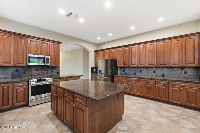 1230 W Lyle Lane, Oro Valley, AZ 85755