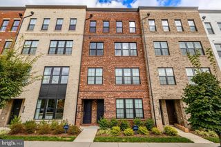 22088 MIDMOORE DR, Ashburn, VA 20148