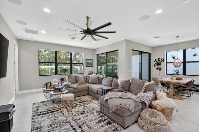 7174 Villamar Way, Lake Worth, FL 33463