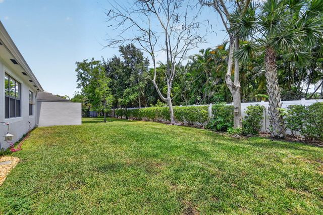 7174 Villamar Way, Lake Worth, FL 33463