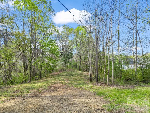 26 Adams Hill Road, Asheville, NC 28806