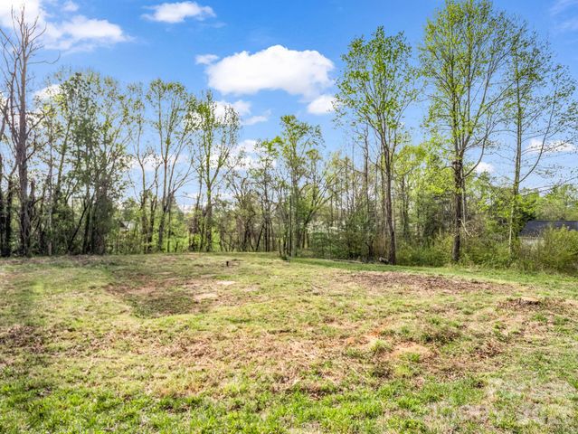 26 Adams Hill Road, Asheville, NC 28806