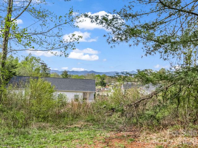 26 Adams Hill Road, Asheville, NC 28806