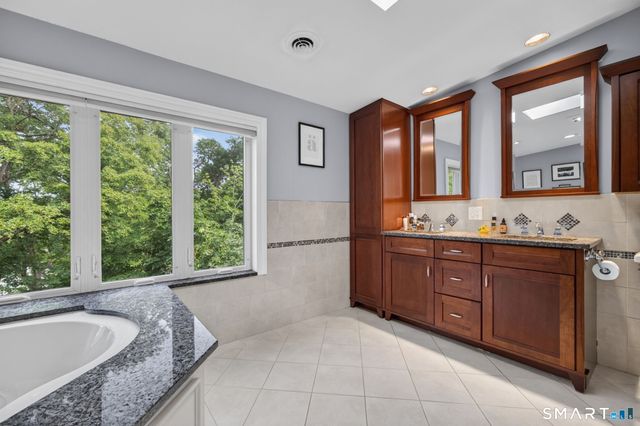 5 Cliff Street, East Haven, CT 06512
