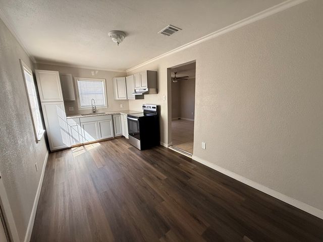 1421 Lauderdale Ave, Odessa, TX 79762