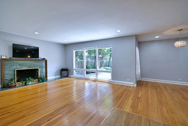 4915 Jerome Avenue, Skokie, IL 60077