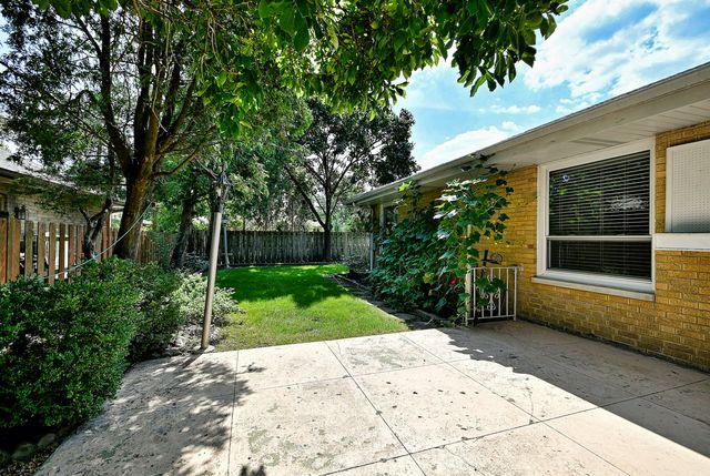 4915 Jerome Avenue, Skokie, IL 60077