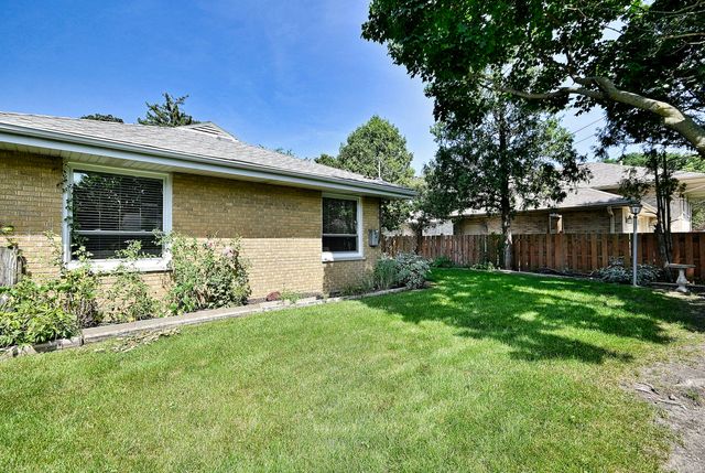 4915 Jerome Avenue, Skokie, IL 60077
