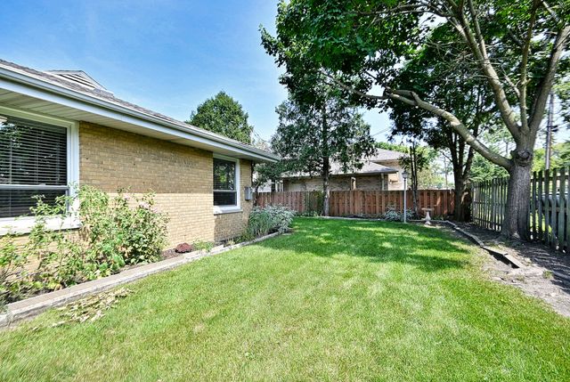 4915 Jerome Avenue, Skokie, IL 60077