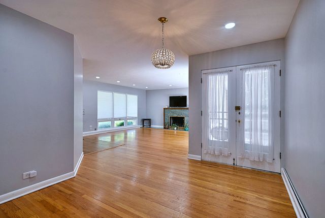 4915 Jerome Avenue, Skokie, IL 60077