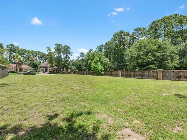 2286 Deer Cove Trail, Houston, TX 77339