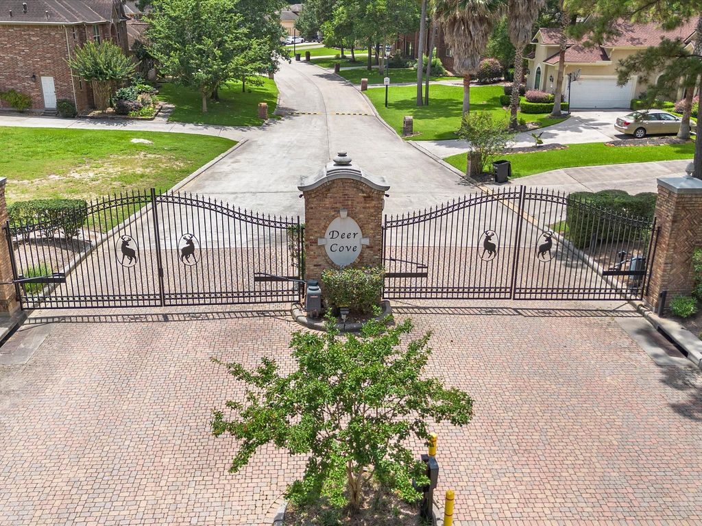 2286 Deer Cove Trail, Houston, TX 77339