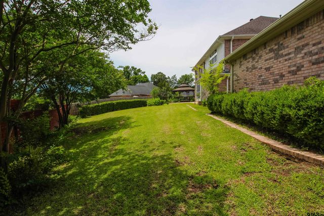 5718 Gloucester Dr, Tyler, TX 75707