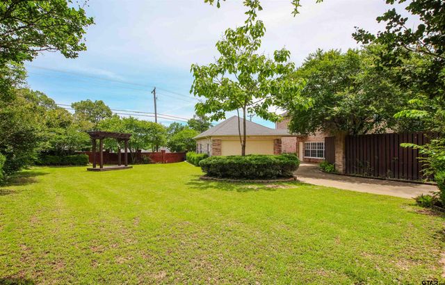 5718 Gloucester Dr, Tyler, TX 75707