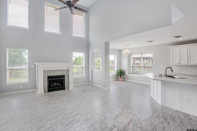 5718 Gloucester Dr, Tyler, TX 75707