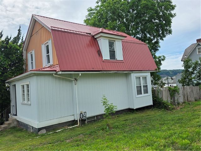 121 CATALPA STREET, New Kensington, PA 15068