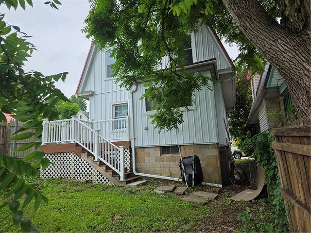 121 CATALPA STREET, New Kensington, PA 15068