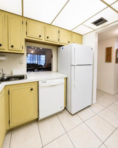 6200 NW 62ND Street 206, Tamarac, FL 33319