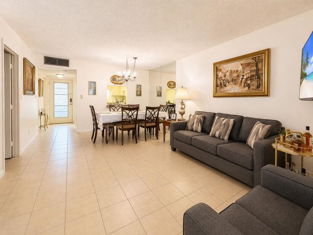 6200 NW 62ND Street 206, Tamarac, FL 33319