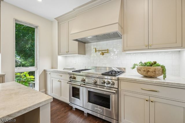 150 Gordonhurst Ave, Montclair Twp., NJ 07043