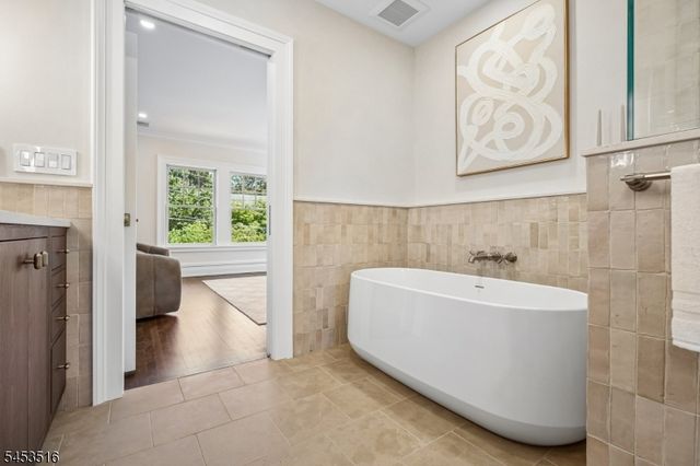 150 Gordonhurst Ave, Montclair Twp., NJ 07043