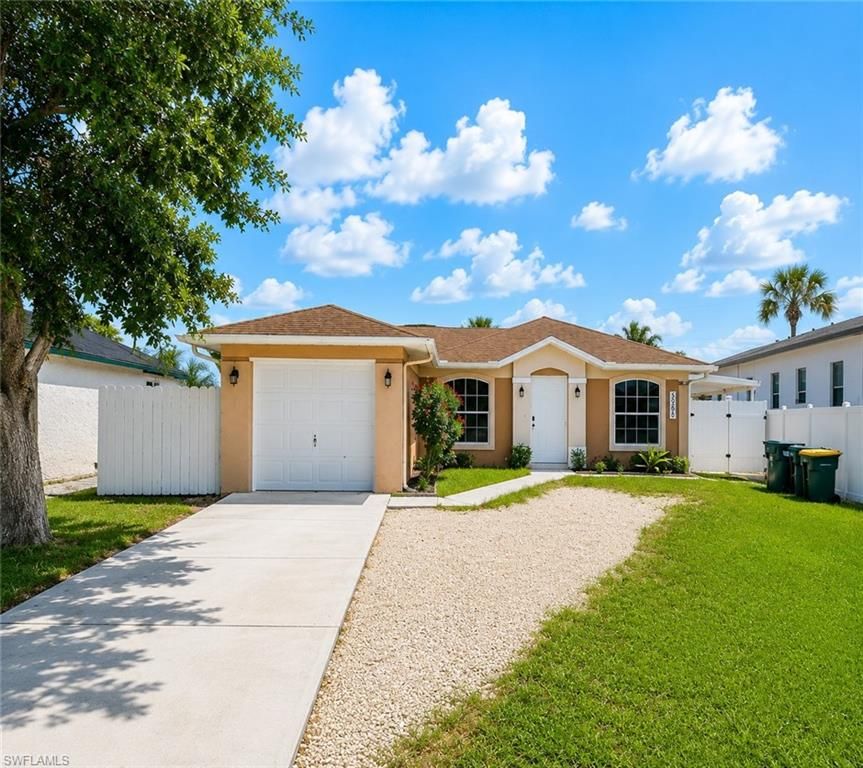 3586 Seagrape AVE, NAPLES, FL 34104 — exterior