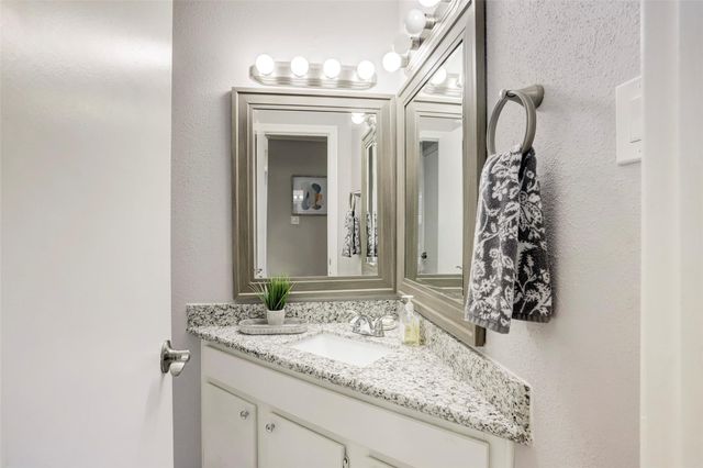 1911 Bering Drive 34, Houston, TX 77057