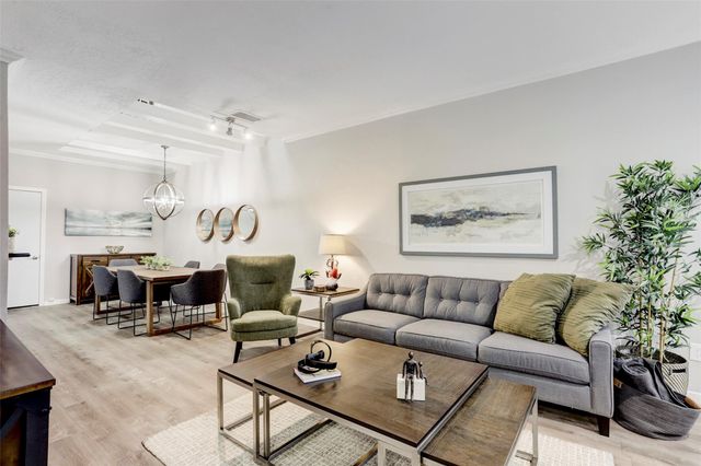 1911 Bering Drive 34, Houston, TX 77057