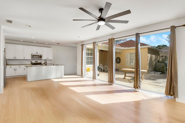 126 Peabody Drive, Jupiter, FL 33458