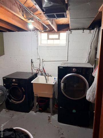 1071 13th Street, Wyandotte, MI 48192