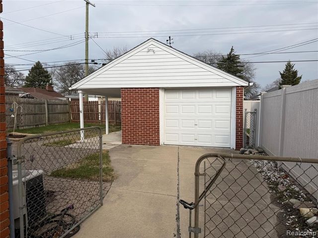 1071 13th Street, Wyandotte, MI 48192