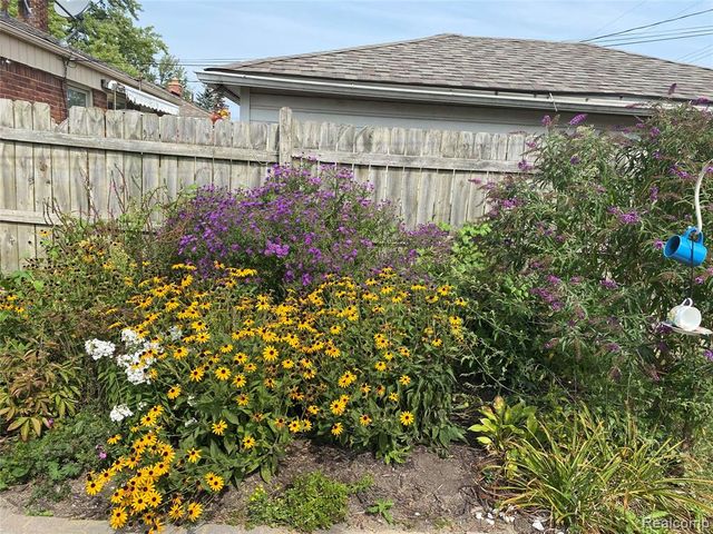 1071 13th Street, Wyandotte, MI 48192