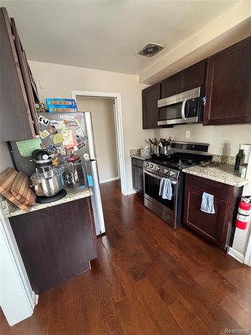 1071 13th Street, Wyandotte, MI 48192