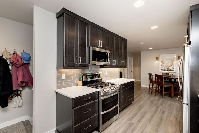 1438 19th Street S, Fargo, ND 58103