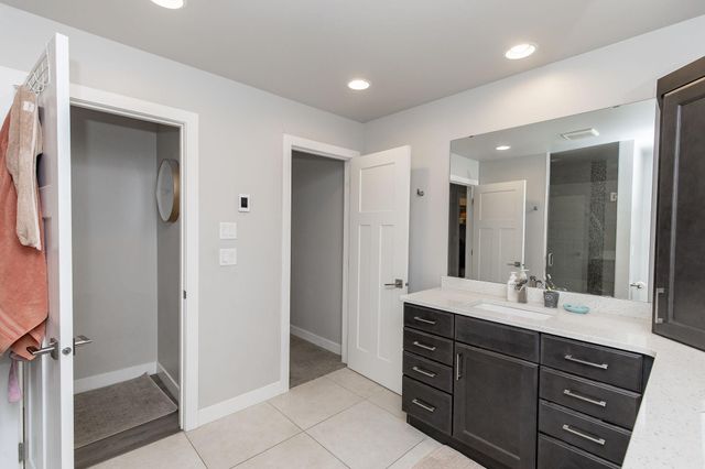 1438 19th Street S, Fargo, ND 58103