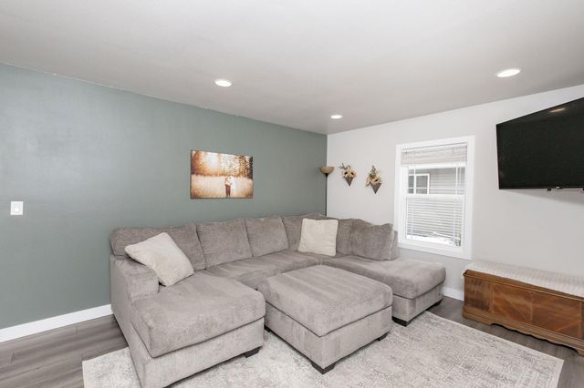 1438 19th Street S, Fargo, ND 58103