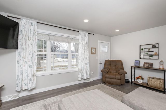 1438 19th Street S, Fargo, ND 58103